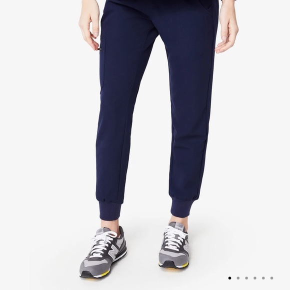 FIGS Zamora Jogger scrub pants - Picture 4 of 4